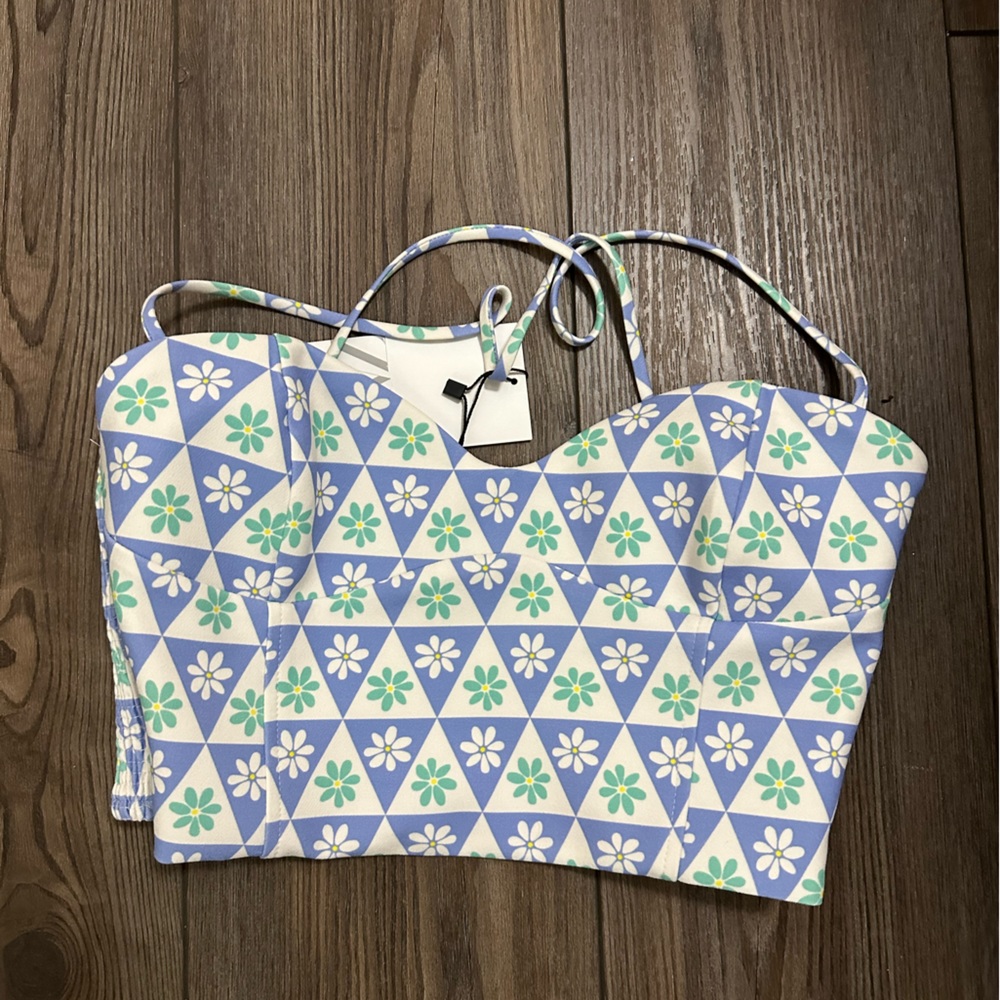 Zara blue & white daisy top